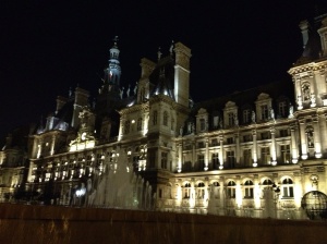 Hotel de Ville at night
